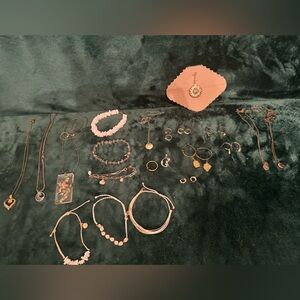Large Bundle of Jewelry.